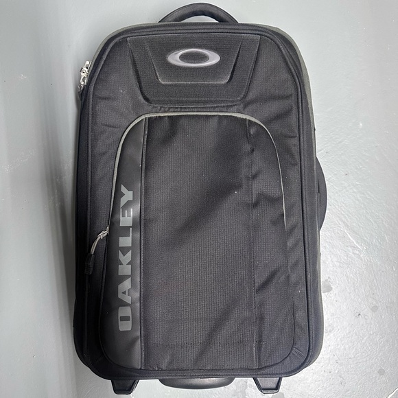 Oakley Works 45L Roller - Picture 1 of 2